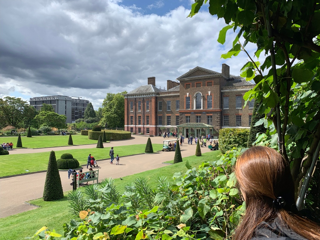 Looking at Kensington Palace through gardens
